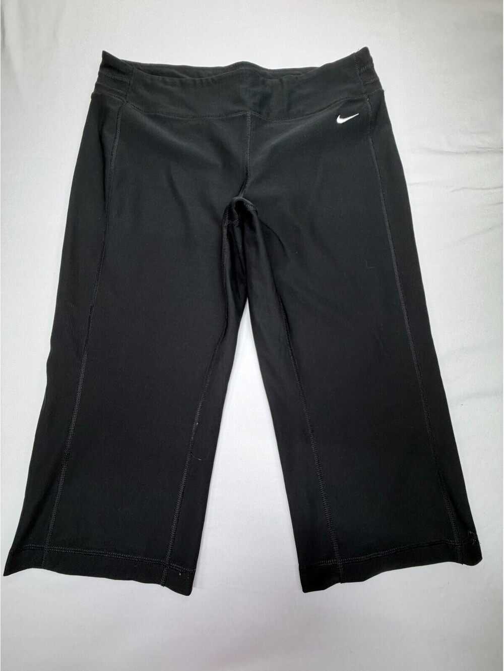 Nike Women’s Capri Pants Straight Dri Fit Solid Athletic Size L 12-14 Black